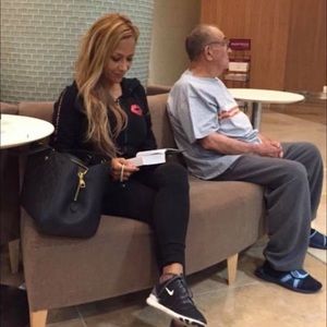 Meet your Posher, Lora